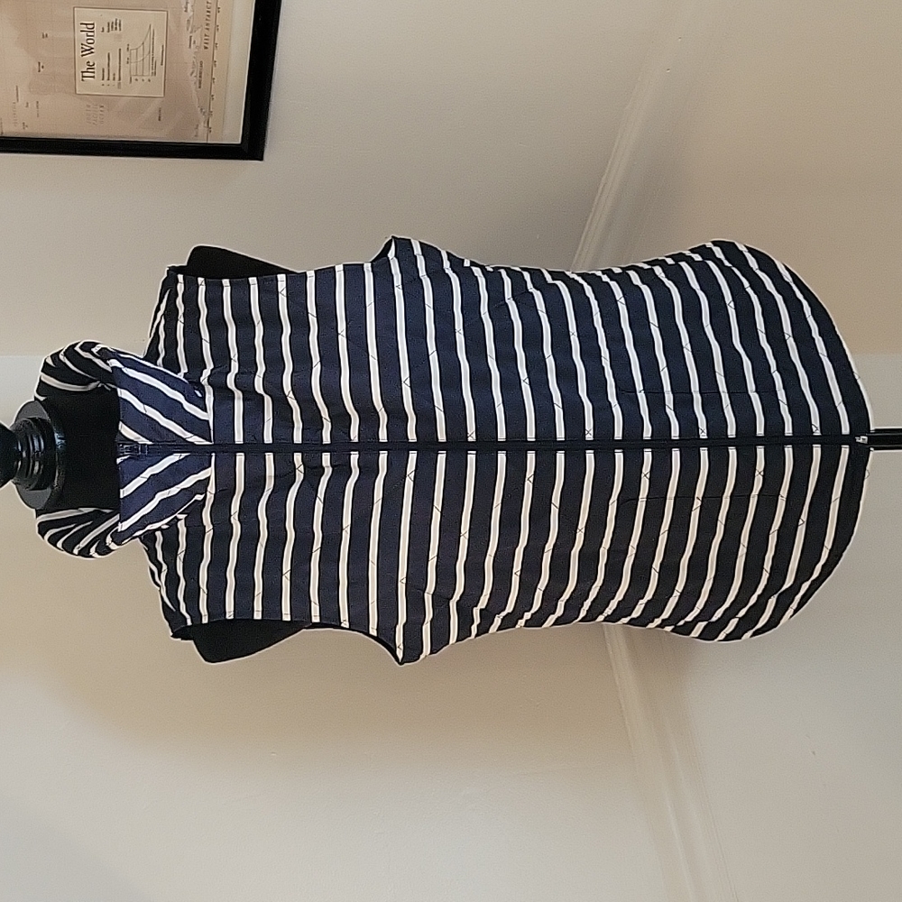 Chicos Weekends Navy vest Womens size 1 or‎ Medium